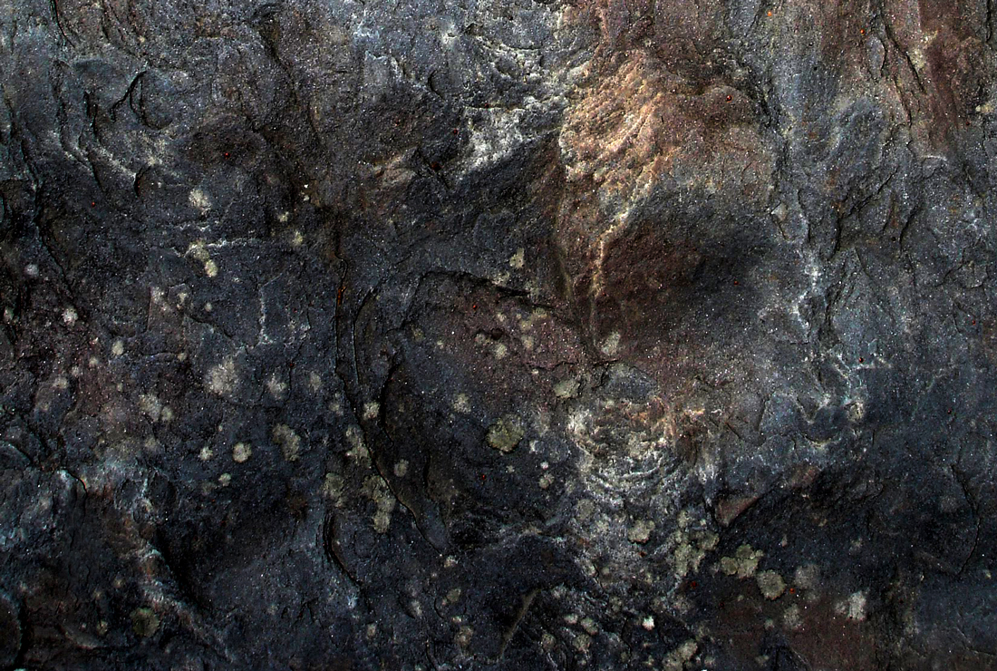 detail of stone bench at Fuller Craft Museum